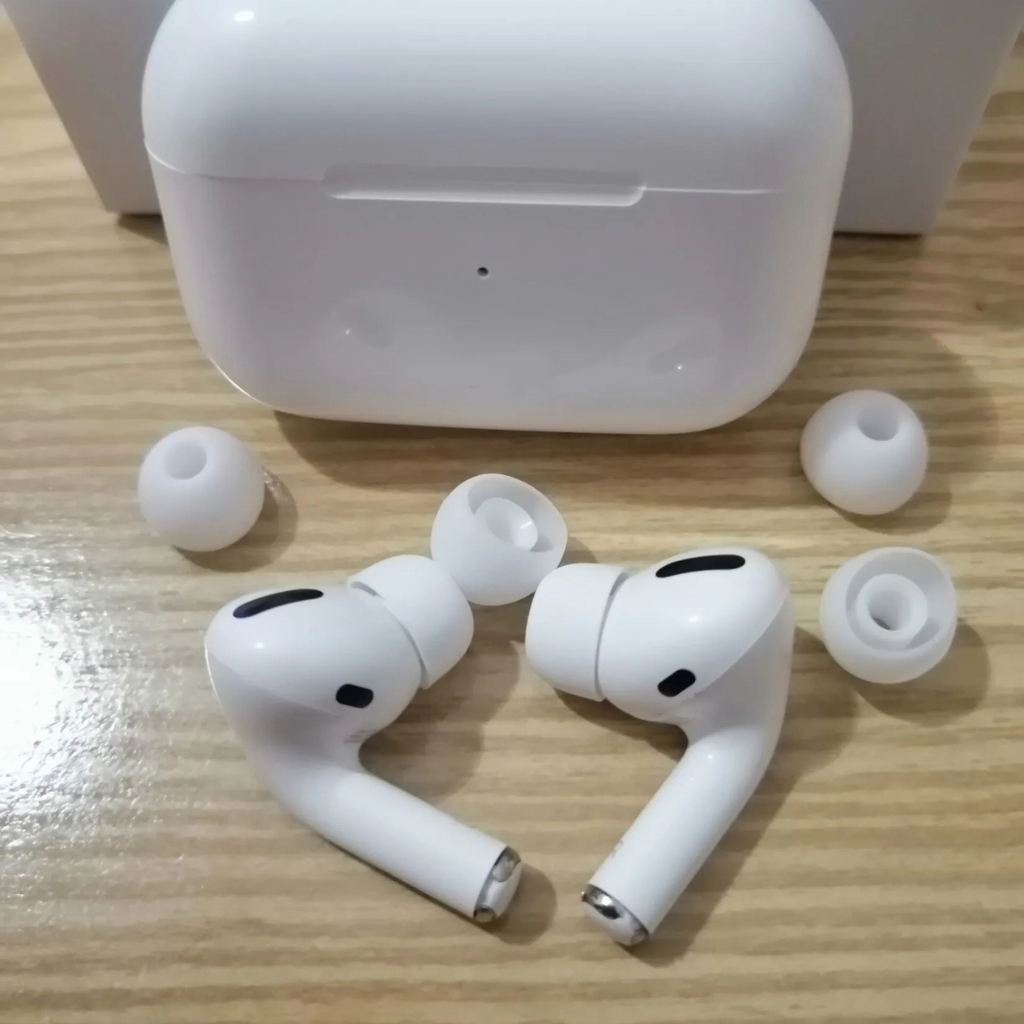 Wireless Noise Cancelling Earbuds